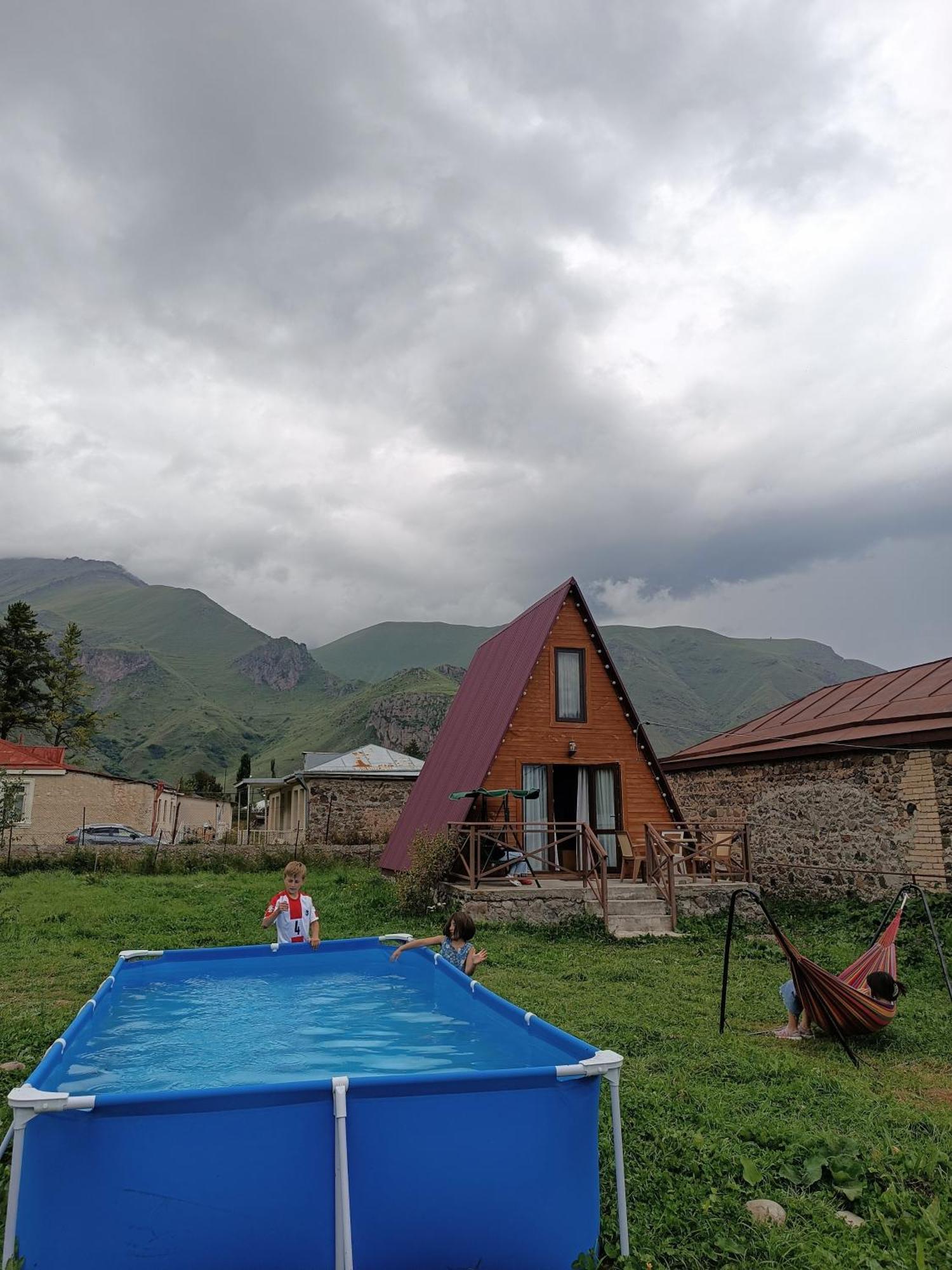 Cottage Natali Kazbegi Exterior foto