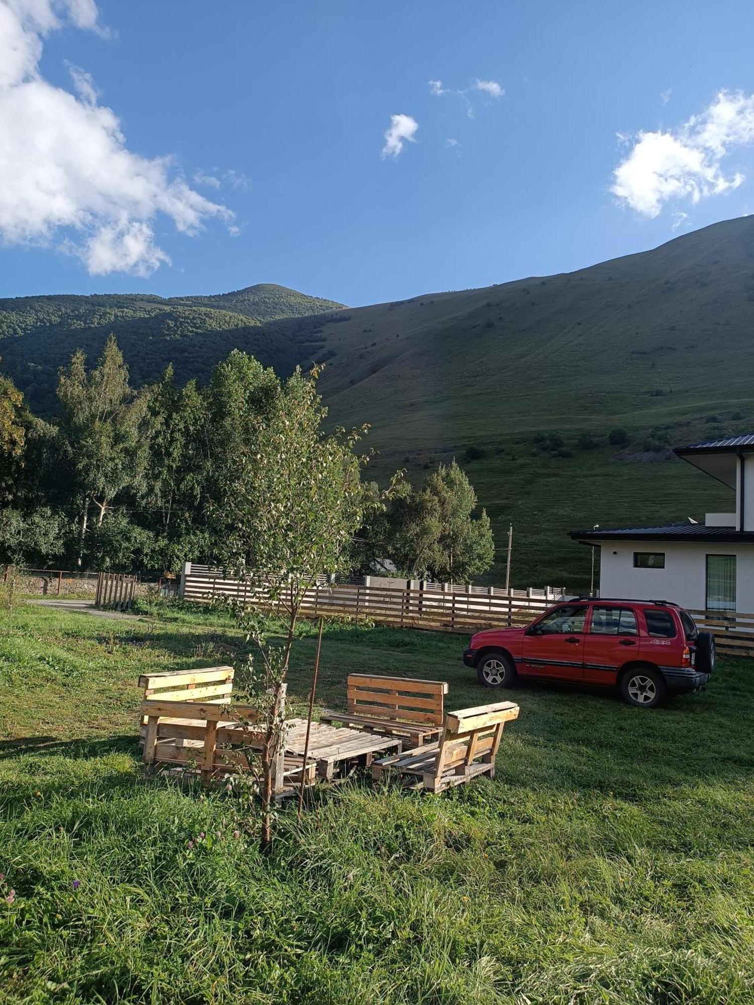 Cottage Natali Kazbegi Exterior foto